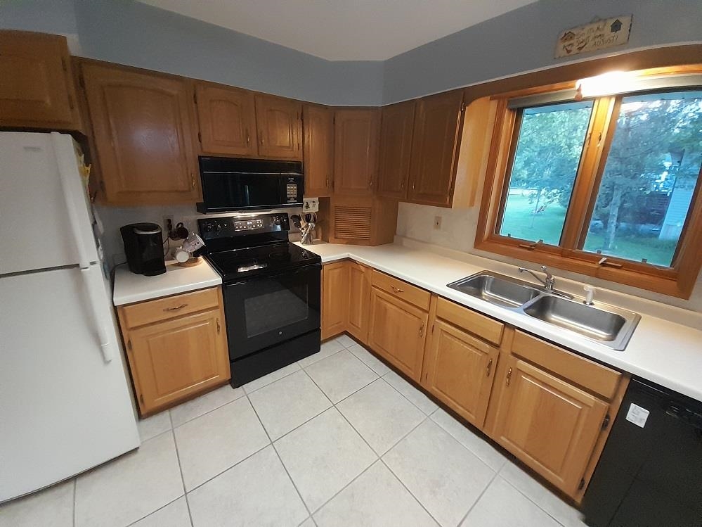 620 Pioneer Road Platteville, WI 53818 - Photo 11 of 59