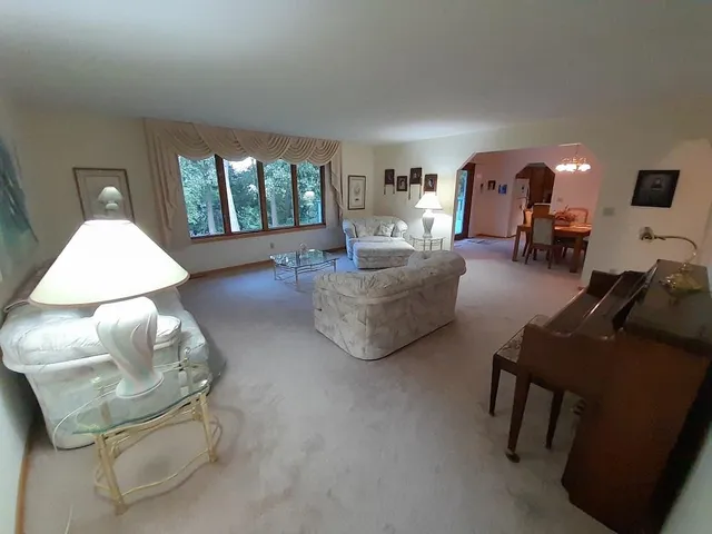 $429,000 | 620 Pioneer Road, Platteville, WI 53818