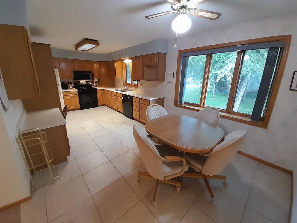 620 Pioneer Road Platteville, WI 53818 - Photo 9 of 59