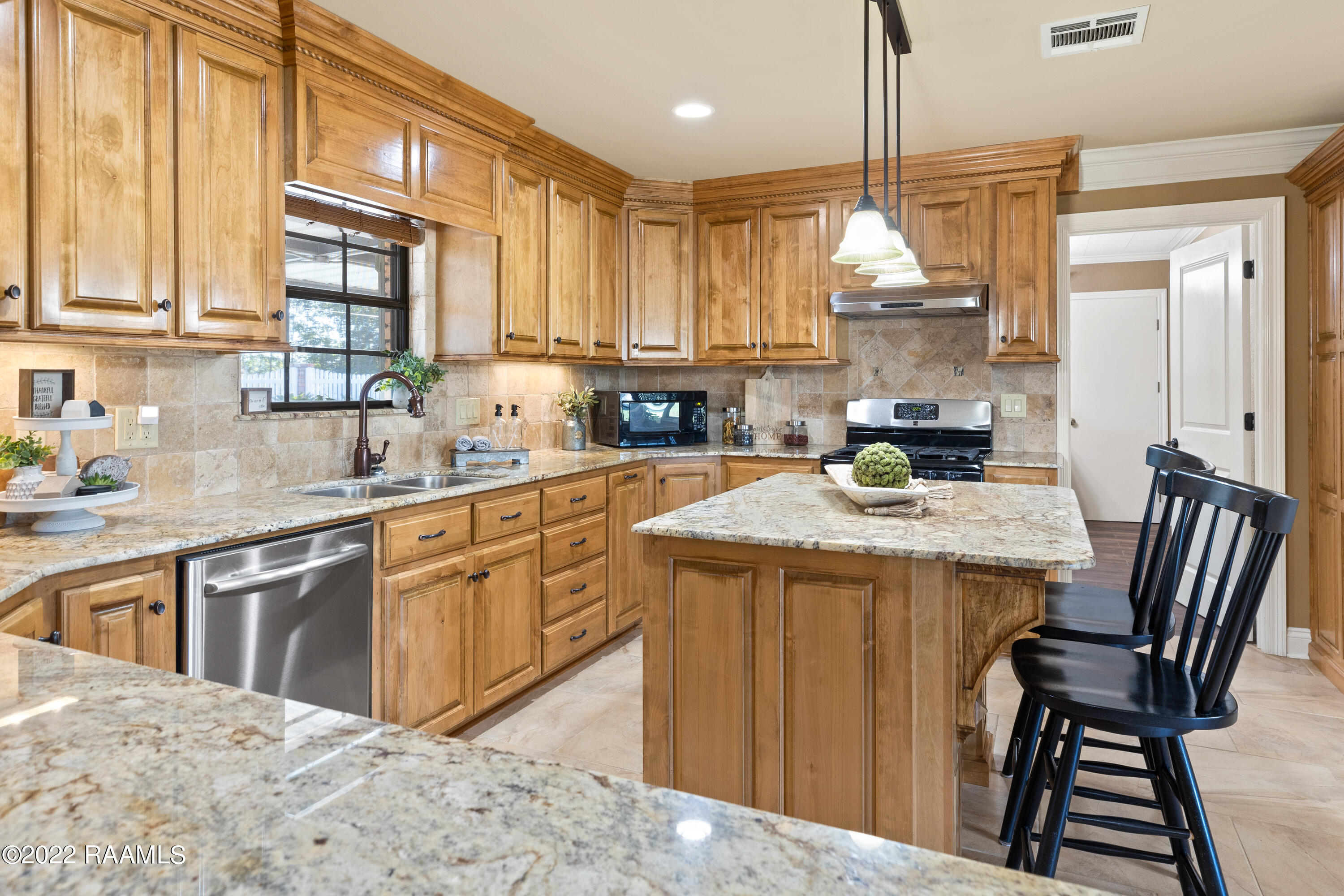 1401 Darnall Road Jeanerette, LA 70544 - Photo 9 of 30 Gallery Image 9