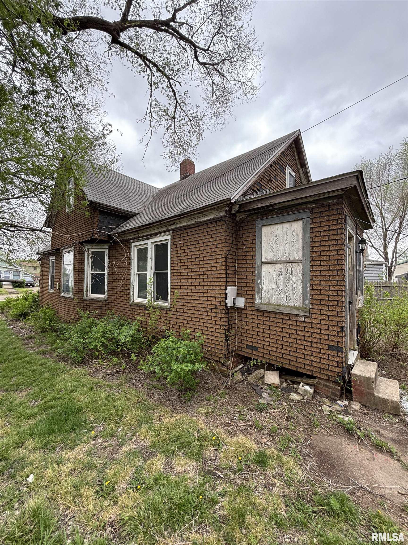 205 2nd Street South Pekin, IL 61564 - Photo 1 of 41