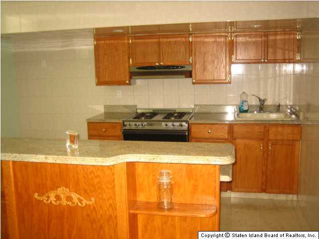 606 West Fingerboard Road Staten Island, NY 10305 - Photo 3 of 6 Additional Photo