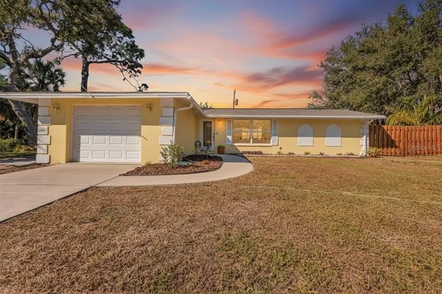 $320,000 | 526 Grant Road, Venice, FL 34293