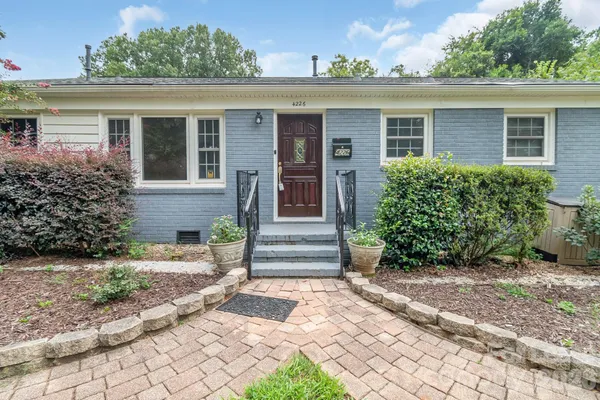 $2,995 | 4226 Hiddenbrook Drive, Charlotte, NC 28205