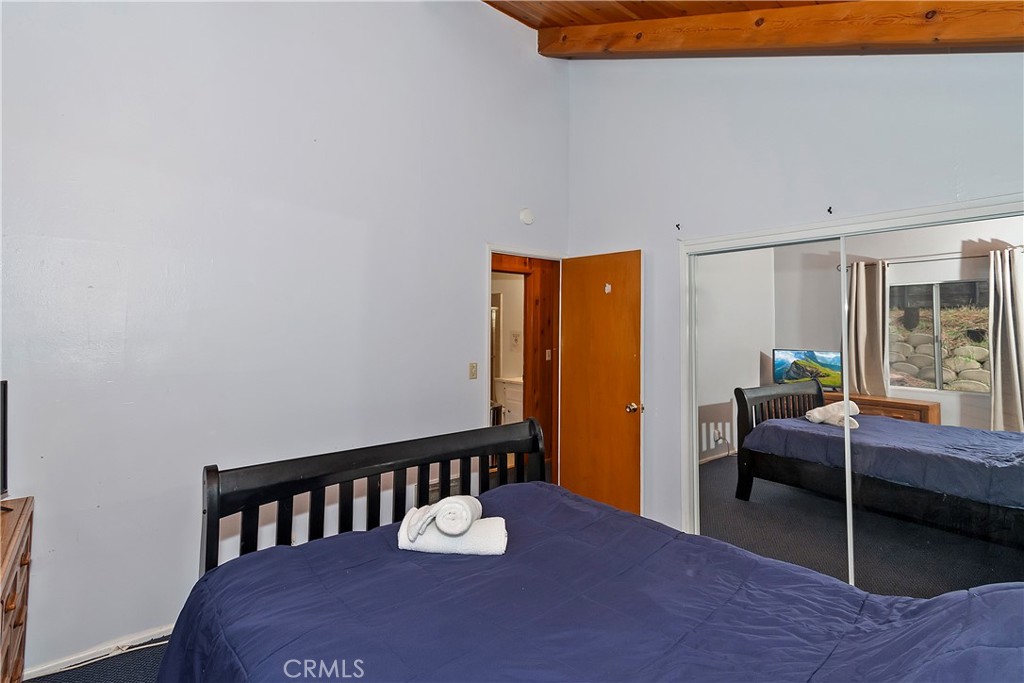 558 Rose Twin Peaks, CA 92391 - Photo 6 of 31 a view of a dining room with furniture