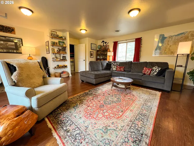 $380,000 | 239 Elk View Drive, Canyon City, OR 97820