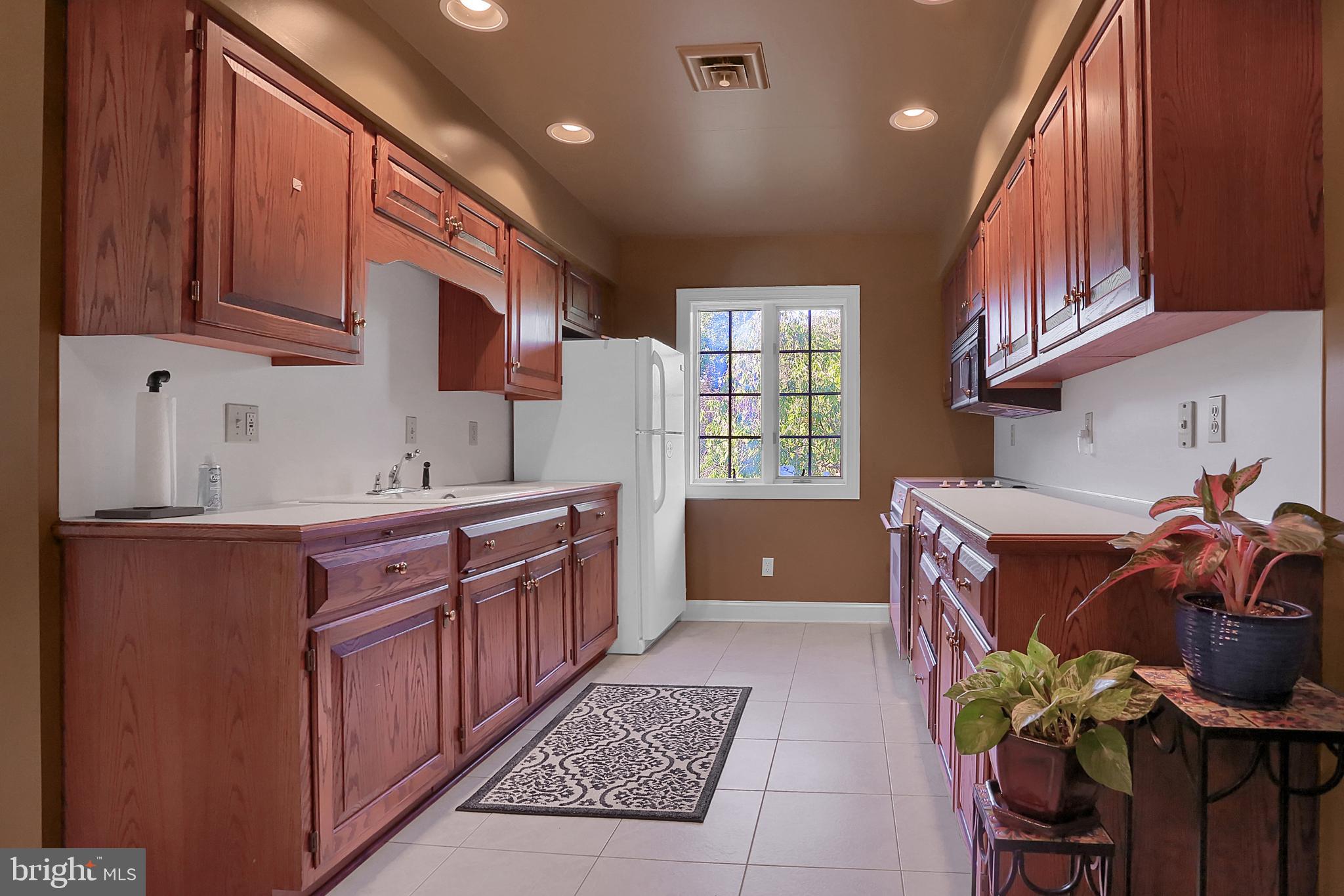 13 Dexter Drive Windsor, PA 17366 - Photo 23 of 48 In-law apt - full kitchen
