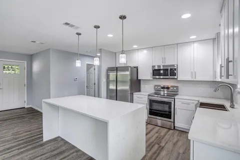 $290,000 | 1708 Woodcrest Drive, Granite Shoals, TX 78654