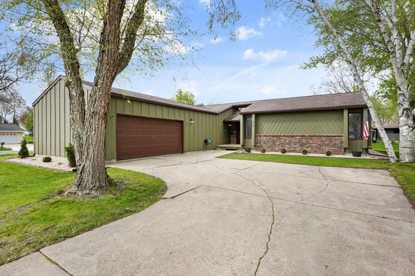 $384,900 | 218 Avalon Road, Columbus, WI 53925