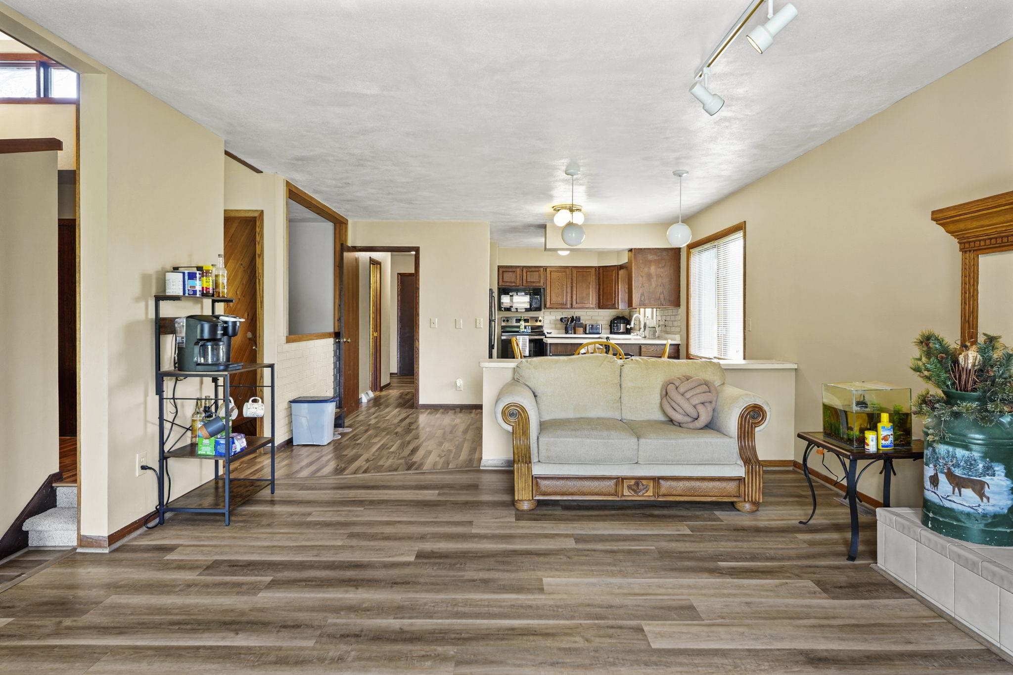 218 Avalon Road Columbus, WI 53925 - Photo 15 of 40