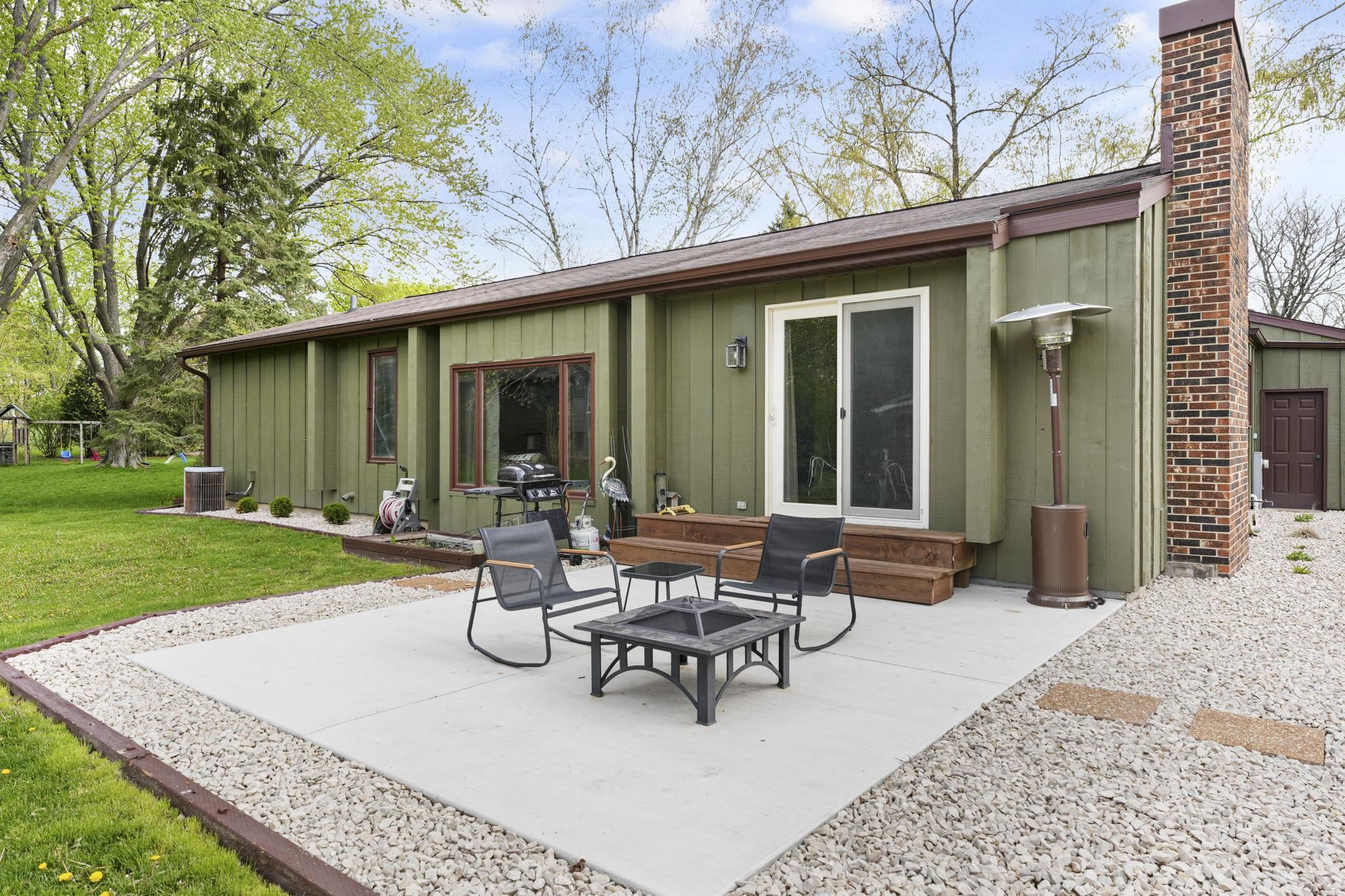 218 Avalon Road Columbus, WI 53925 - Photo 5 of 40