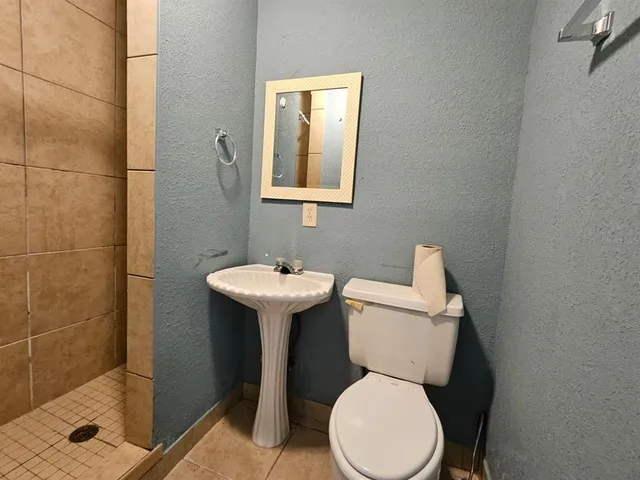 $1,250 | 118 North Van Buren Avenue, Orlando, FL 32811