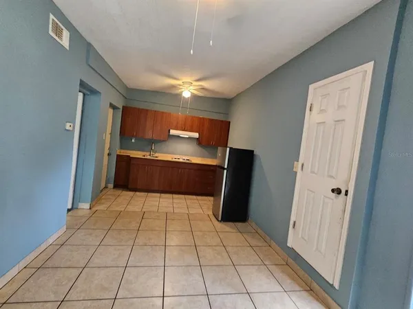 $1,250 | 118 North Van Buren Avenue, Orlando, FL 32811