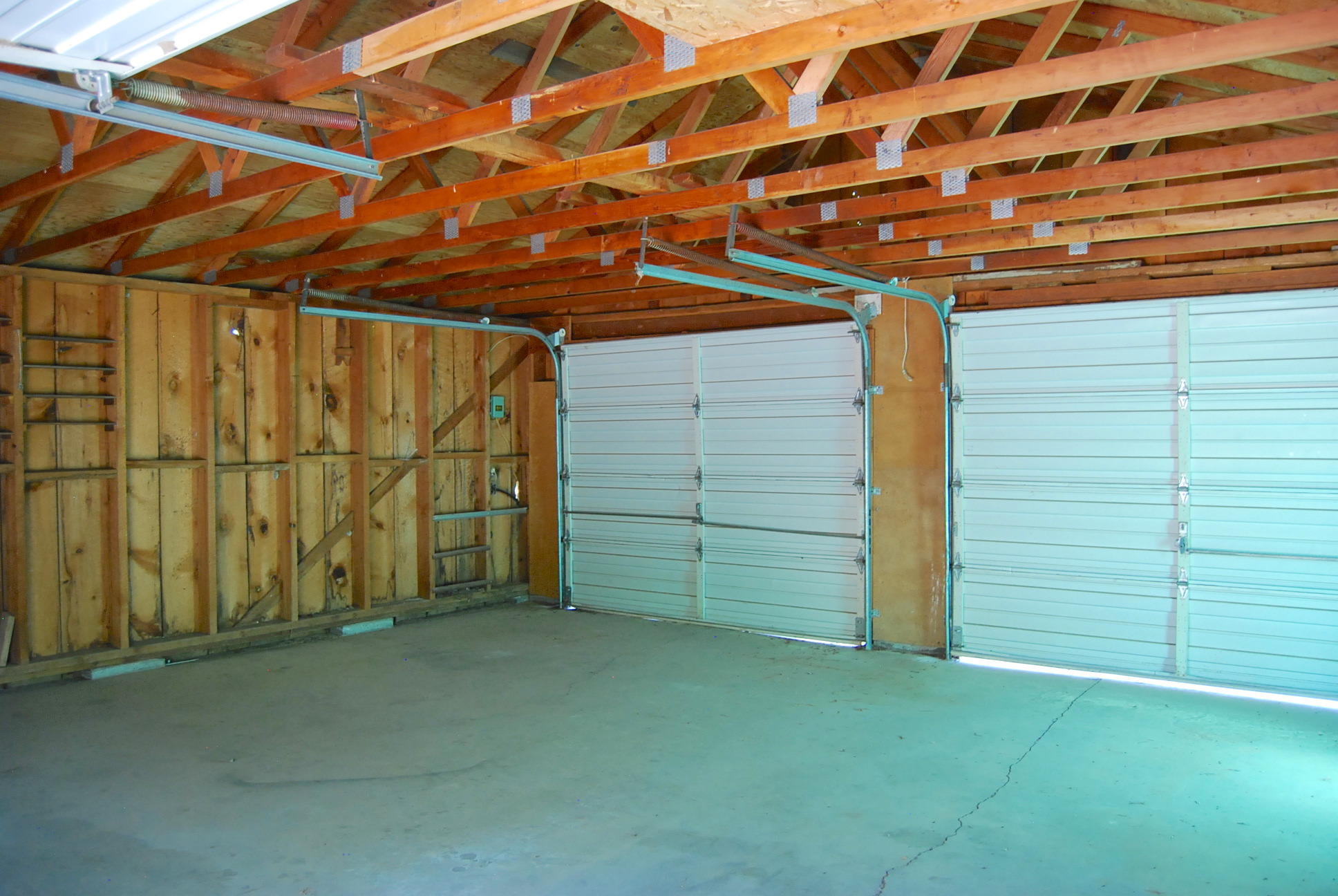 51594 Ash Road La Pine, OR 97739 - Photo 24 of 30 Garage