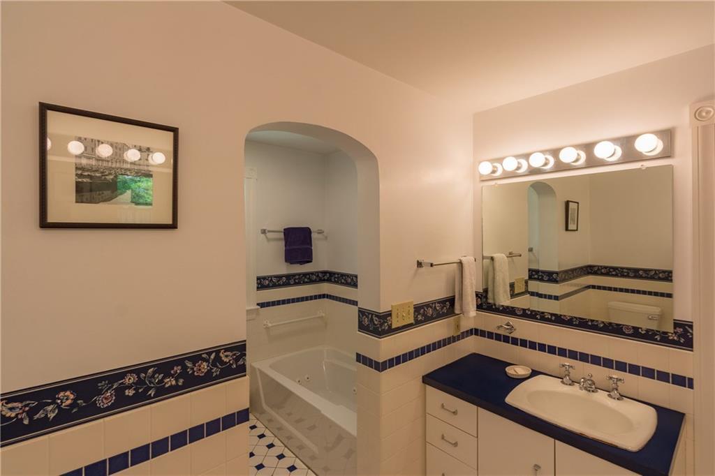 14 River Bank Road East Boothbay, ME 04544 - Photo 16 of 35 The master bathroom with tile...