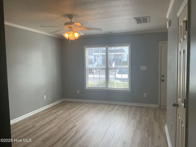 $1,050 | 27 East Doris Avenue, Unit 601, Jacksonville, NC 28540