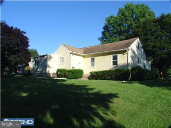 102 Upper Ferry Road Ewing, NJ 08628 - Photo 2 of 12 Exterior Back