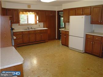 102 Upper Ferry Road Ewing, NJ 08628 - Photo 7 of 12 Kitchen