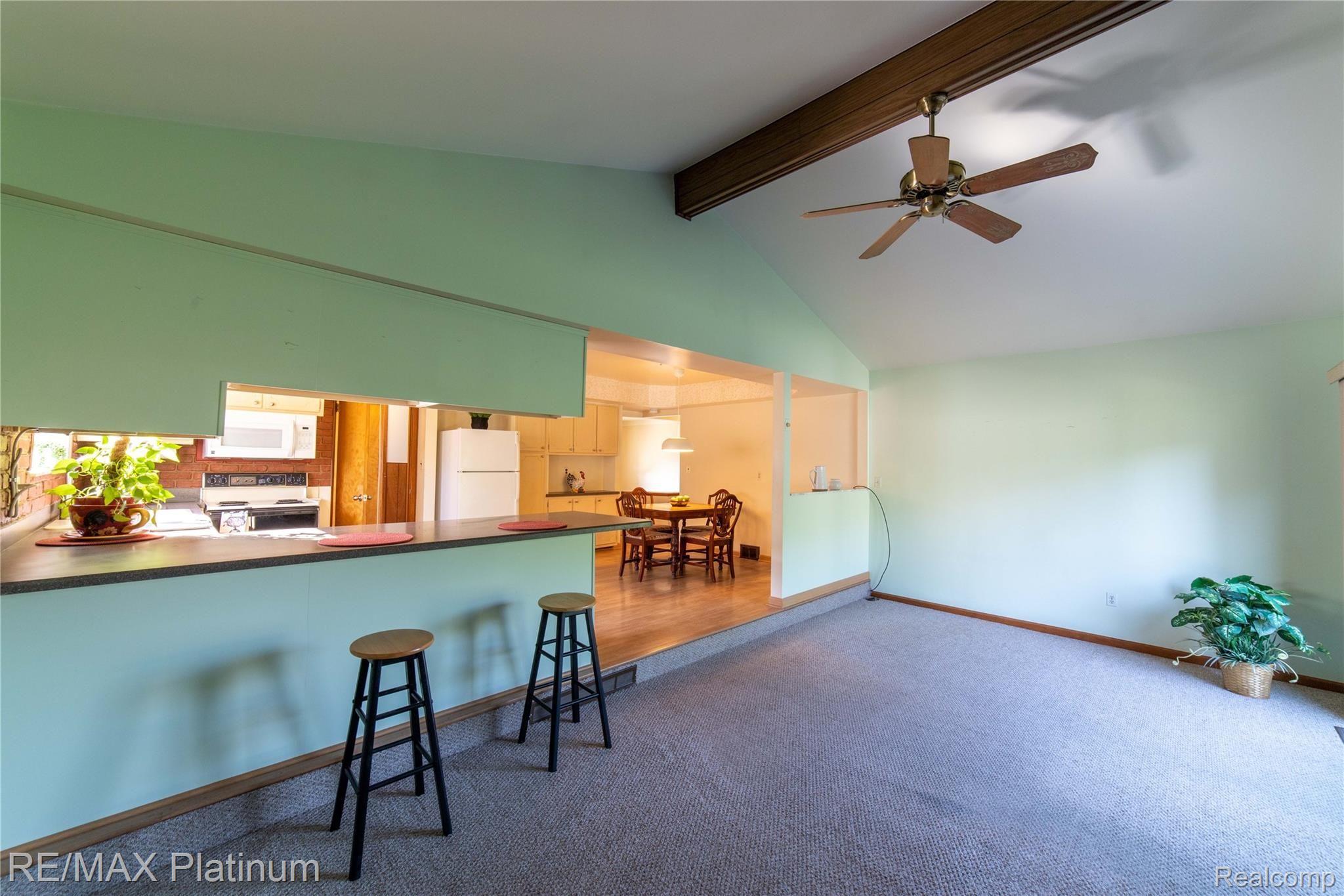 14127 Martin Road Warren, MI 48088 - Photo 10 of 34 Family Room Peeking into Kitchen
