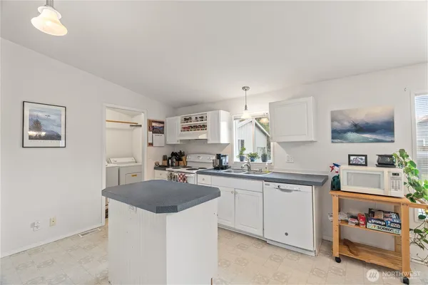 $375,000 | 1614 West Martin Street, Elma, WA 98541