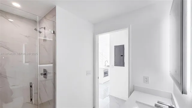 $5,700 | 700 Northeast 24th Street, Unit 2704, Miami, FL 33137