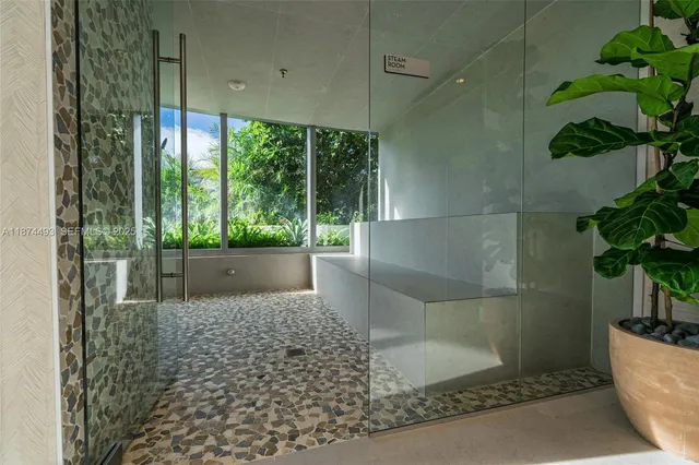 $5,700 | 700 Northeast 24th Street, Unit 2704, Miami, FL 33137