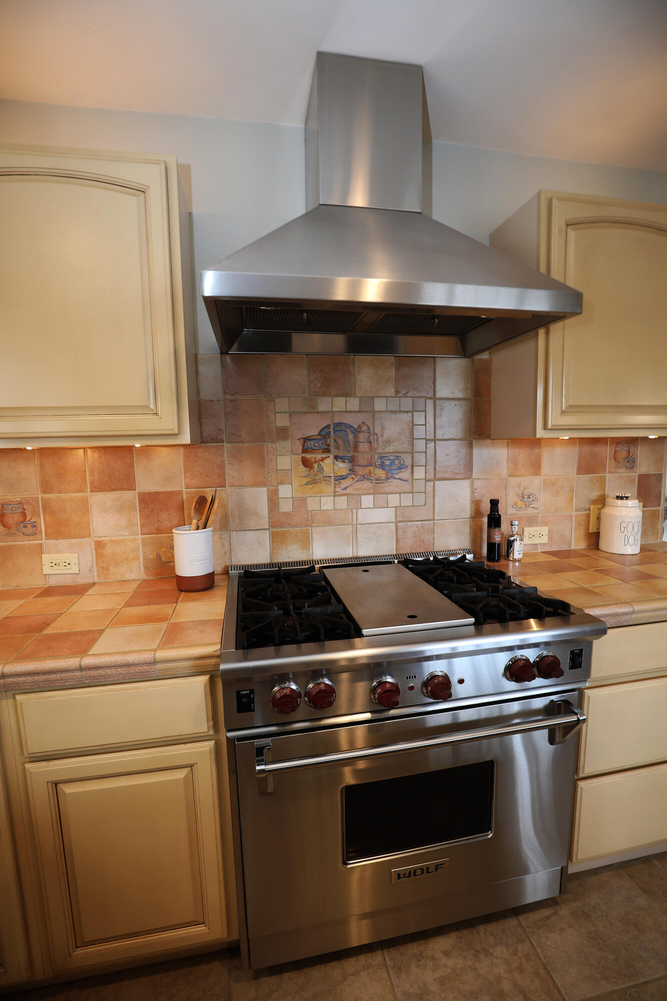 570 Amherst Drive Goleta, CA 93117 - Photo 8 of 31 a stove top oven sitting inside of a kitchen
