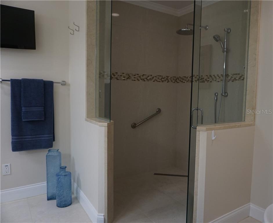 1823 South Valrico Road Valrico, FL 33596 - Photo 23 of 49 Master bathroom with large open shower