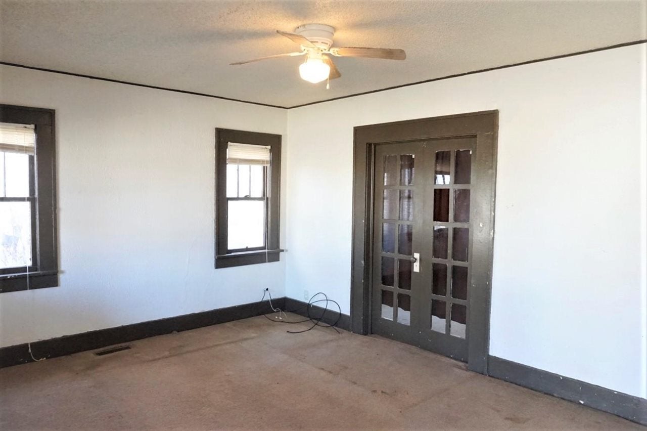810 Ivanhoe Street Perry, OK 73077 - Photo 4 of 22 Gallery Image 4