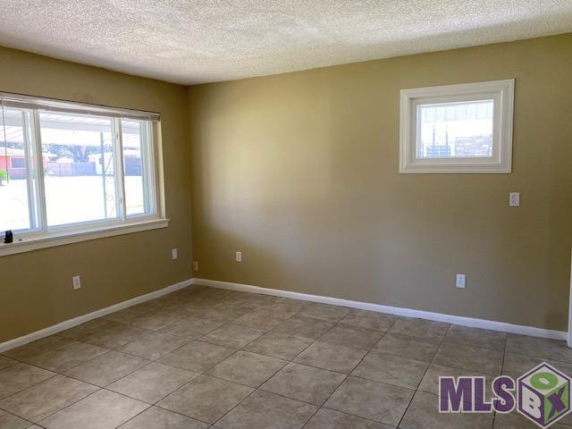 11535 St Lawrence Drive Baton Rouge, LA 70811 - Photo 2 of 9 Living Room