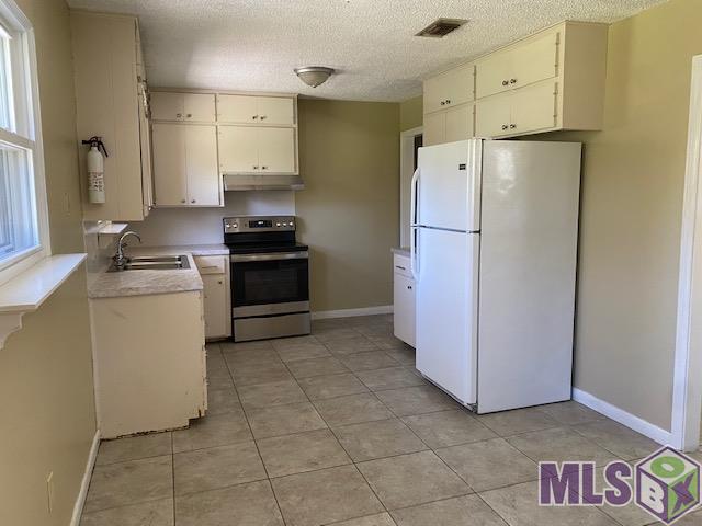 11535 St Lawrence Drive Baton Rouge, LA 70811 - Photo 3 of 9 Kitchen