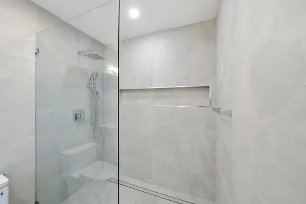 $5,500 | 2001 Northeast 17th Way, Fort Lauderdale, FL 33305