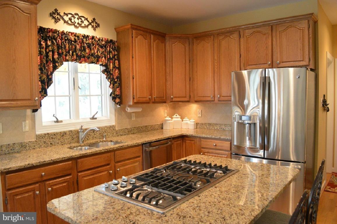 6133 Yorktown Road Mount Airy, MD 21771 - Photo 12 of 30 5 burner downdraft gas cook top