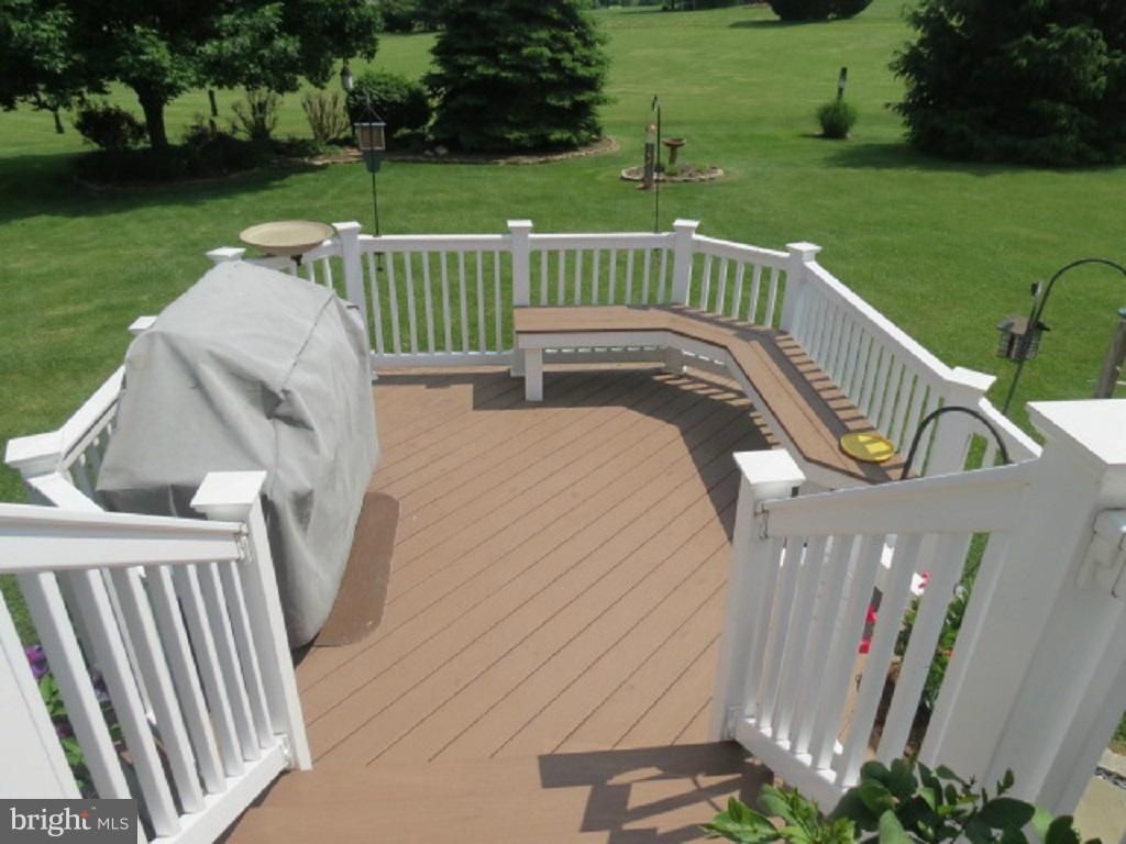 6133 Yorktown Road Mount Airy, MD 21771 - Photo 9 of 30 Trex deck