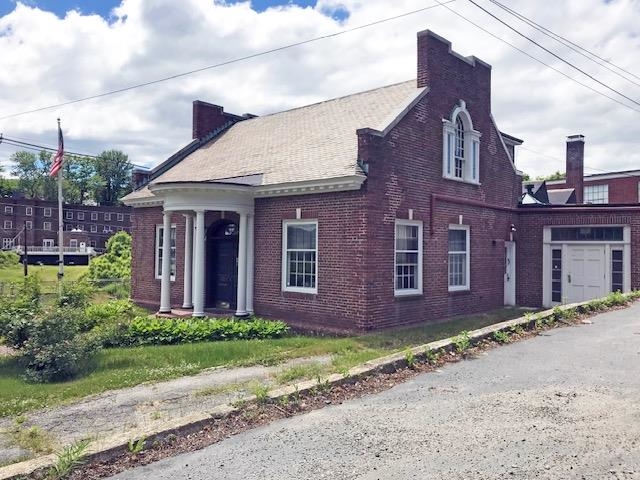 18 Bridge Street Rockingham, VT 05101 - Photo 3 of 27
