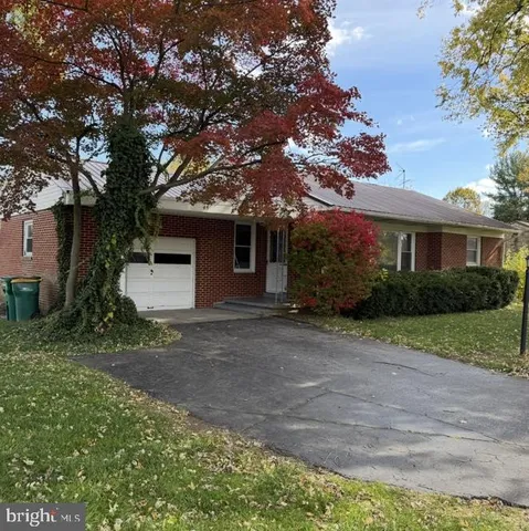 $2,100 | 43 Central Boulevard, Camp Hill, PA 17011