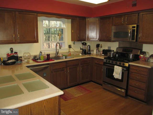 2020 Adams Hill Road Vienna, VA 22182 - Photo 14 of 30 Kitchen