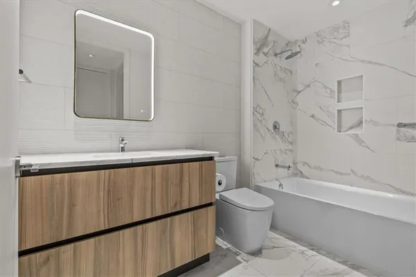 $7,000 | 1020 Sunset Point Road, Unit 310, Clearwater, FL 33755