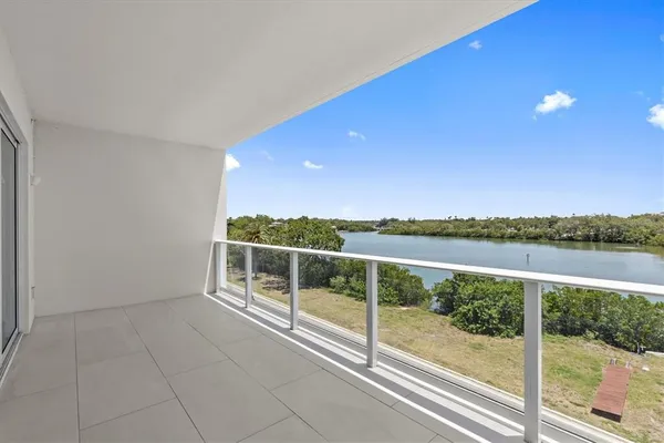 $7,000 | 1020 Sunset Point Road, Unit 310, Clearwater, FL 33755