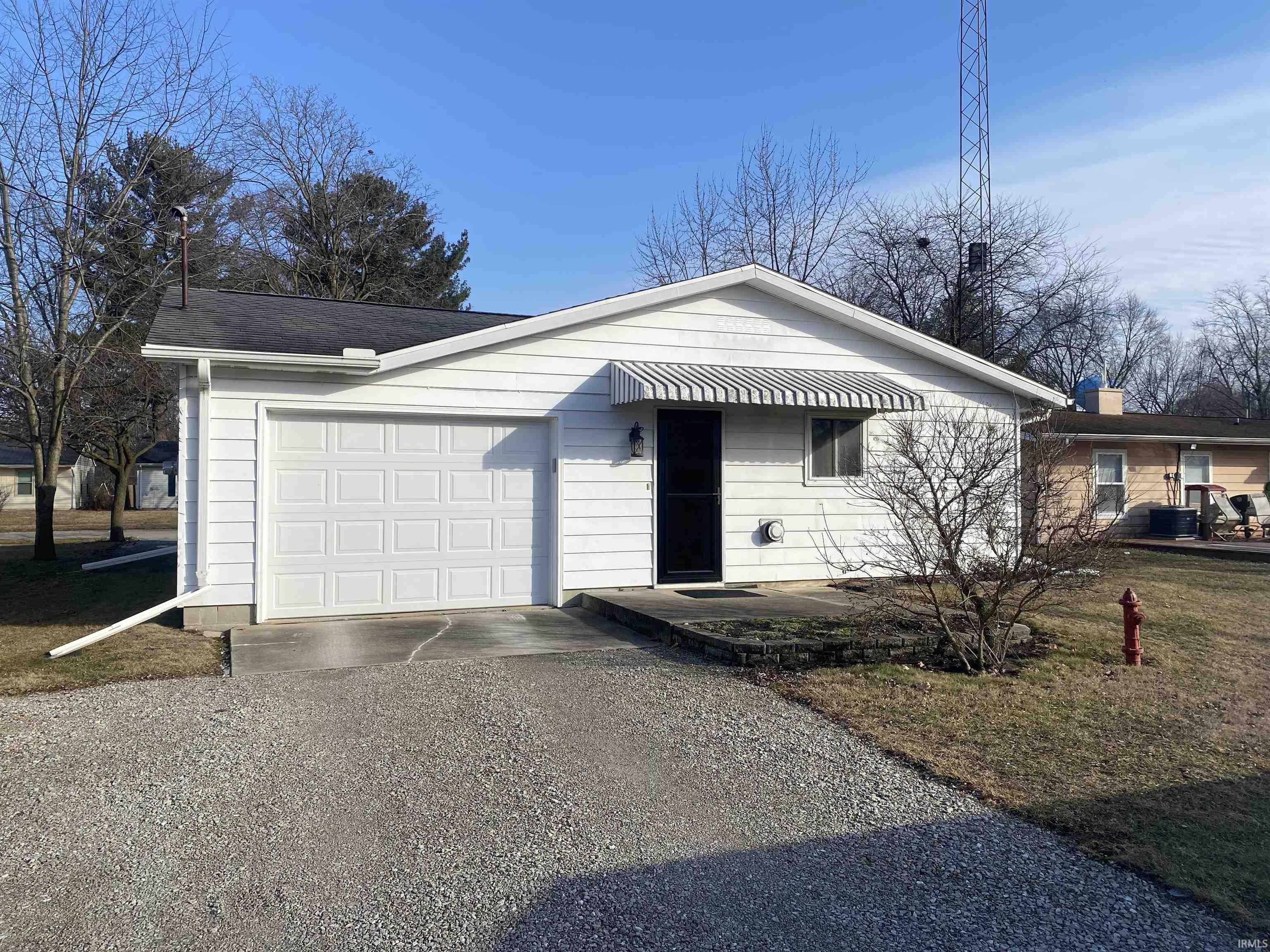 1620 Monroe Street Rochester, IN 46975 - Photo 4 of 24