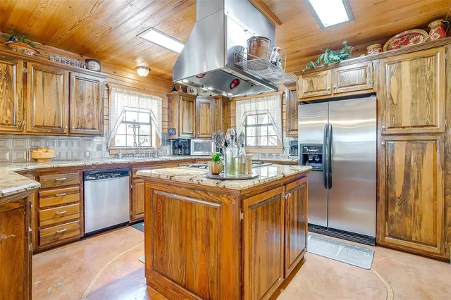 $1,000,000 | 981 County Road 177, Lawn, TX 79530