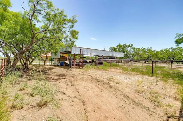 $1,000,000 | 981 County Road 177, Lawn, TX 79530