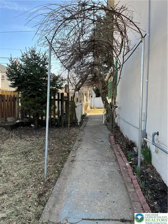 $2,295 | 1214 Spruce Street, Easton, PA 18042