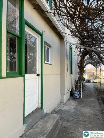 $2,295 | 1214 Spruce Street, Easton, PA 18042