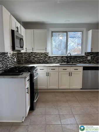 $2,295 | 1214 Spruce Street, Easton, PA 18042