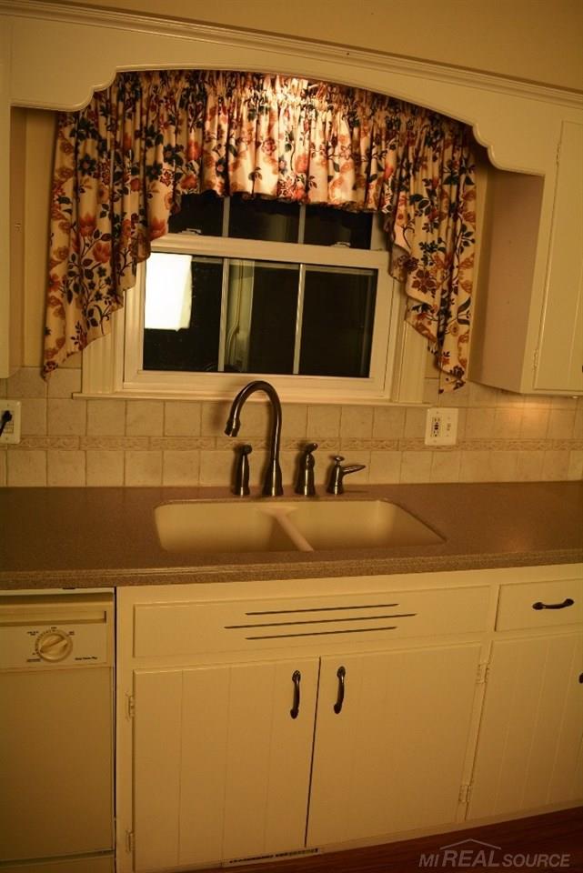 344 Fisher Road Grosse Pointe Farms, MI 48230 - Photo 8 of 16
