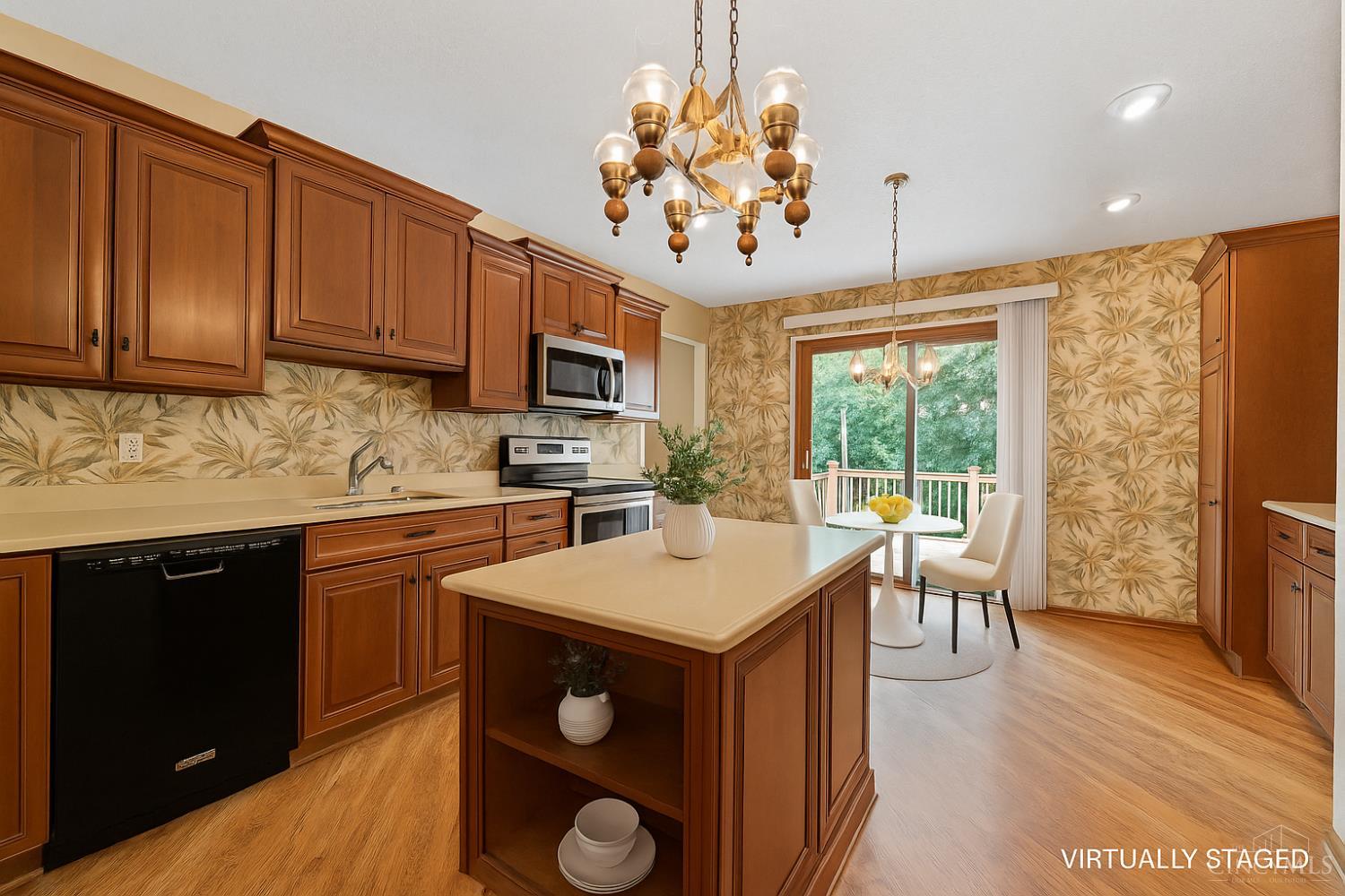 8070 Sheed Road Cincinnati, OH 45247 - Photo 9 of 56