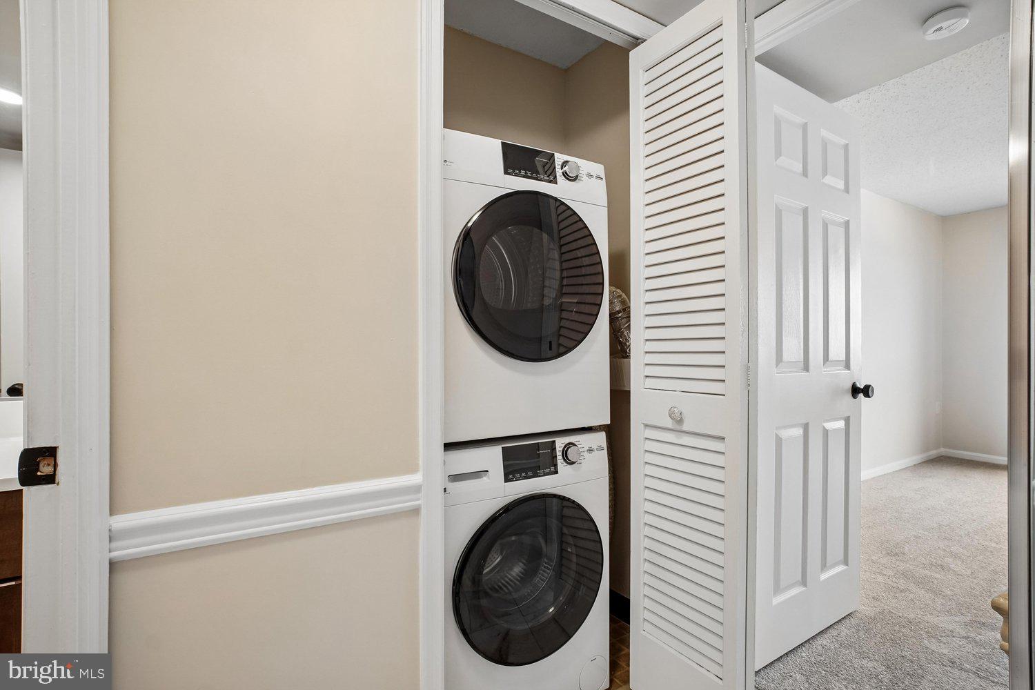 1301 North Courthouse Road, Unit 1612 Arlington, VA 22201 - Photo 31 of 52 Front Load Washer & Dryer