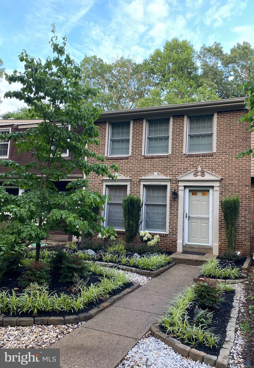10964 Harpers Square Court Reston, VA 20191 - Photo 1 of 34 Stately colonial with landscaping