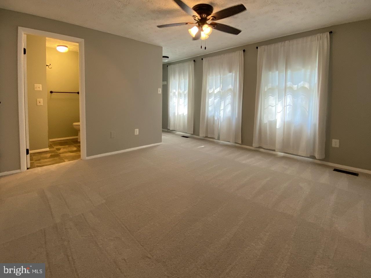 10964 Harpers Square Court Reston, VA 20191 - Photo 17 of 34 Master bedroom/bath